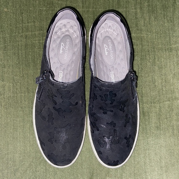 Clarks Layton Step slip-on shoes - Picture 2 of 9